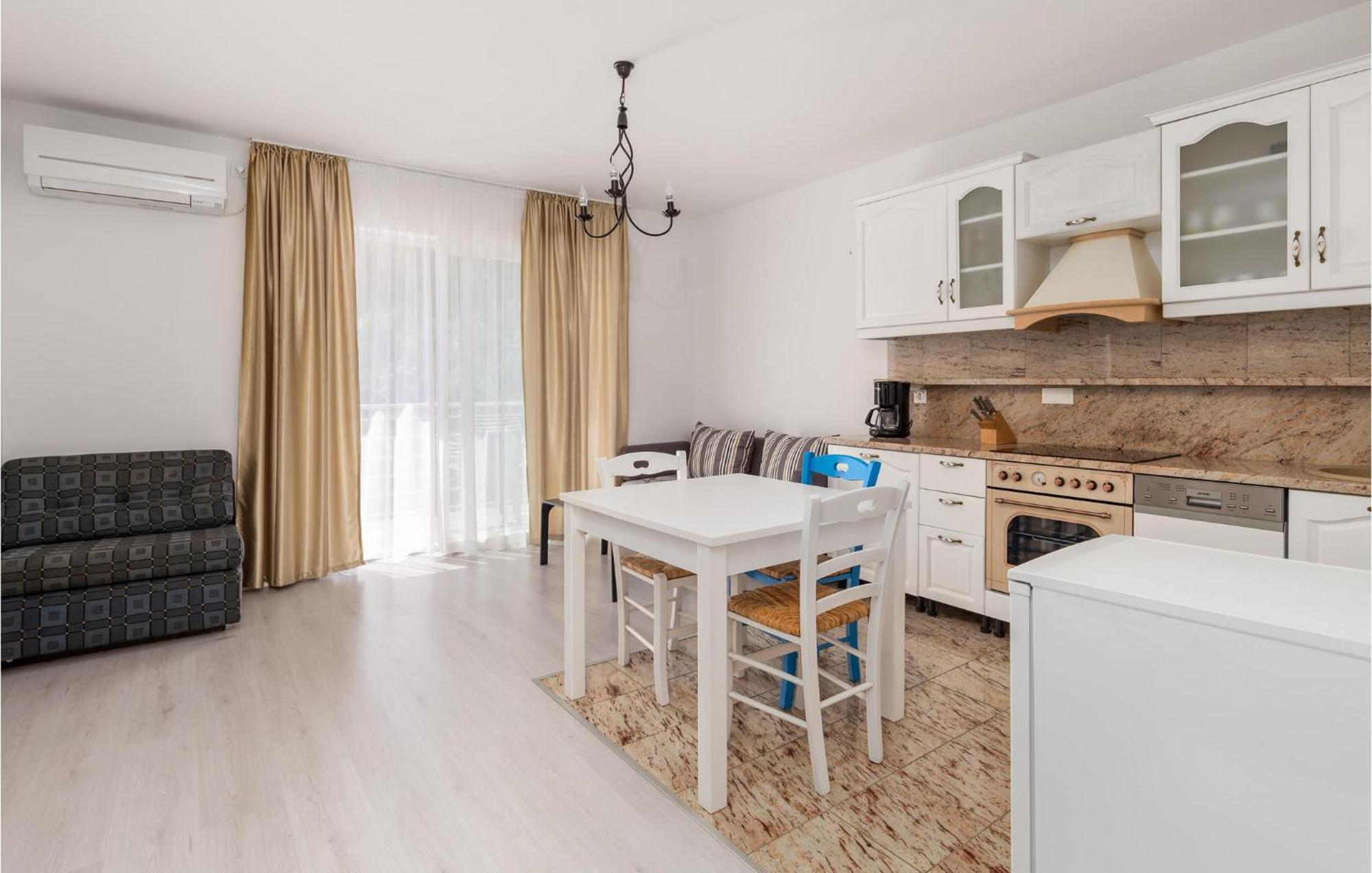 1 Bedroom Gorgeous Apartment In Mošćenička Draga 외부 사진